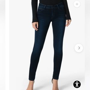 Joe’s Jeans THE HONEY FLAWLESS
MID RISE CURVY SKINNY size 28